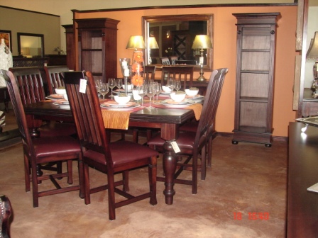 SQUARE TABLE & CUBA CHAIRS 
