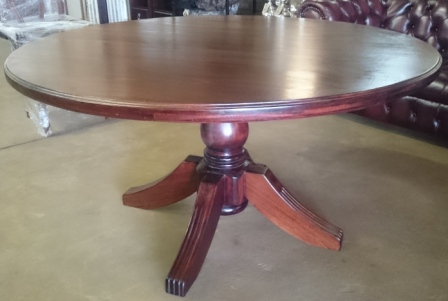 ROUND TABLE (Honey Foot Fluted)