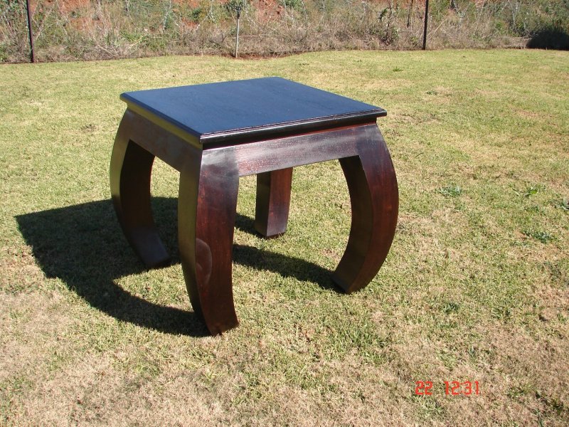 SIDE TABLE MING