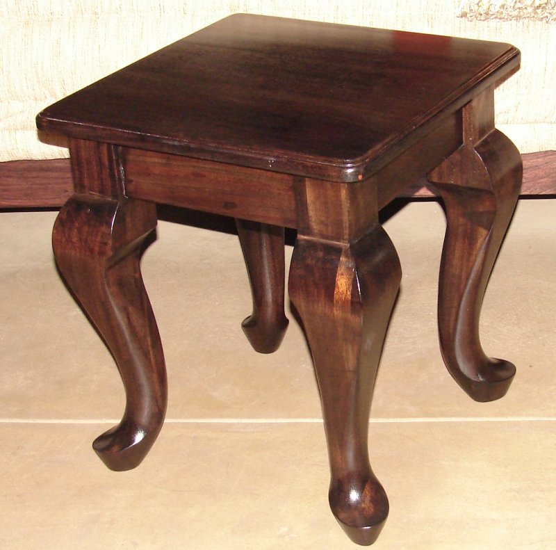 SIDE TABLE QUEEN ANNE