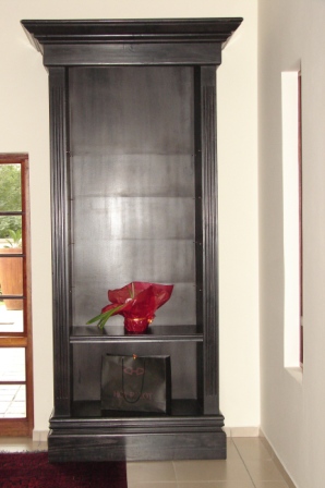 QUINTA-DISPLAY-CABINET-Adjustable-Shelves