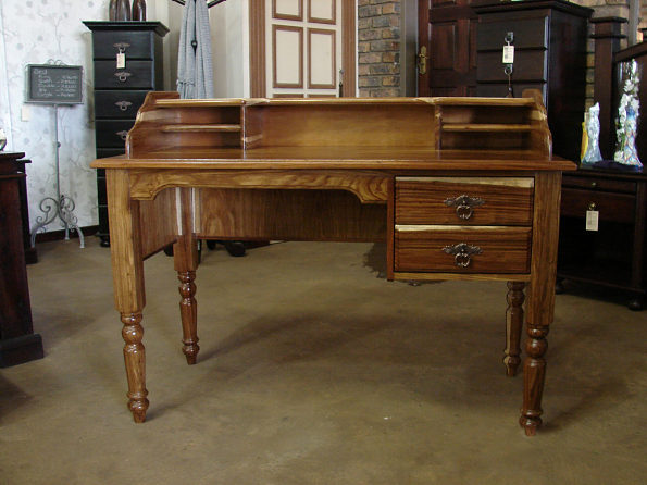 WRITING-TABLE-TURNED-LEG-Kiaat