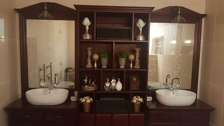 Bathroom-Cabinet-Loma