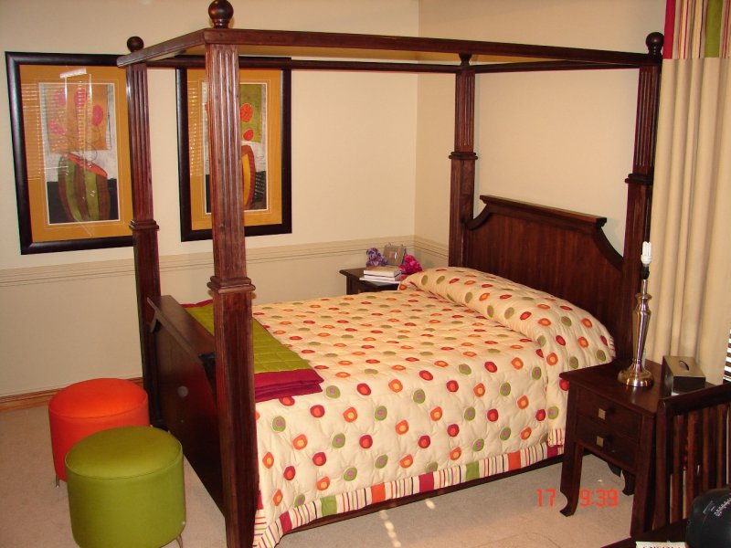 4 POSTER BED CHARLOTTE