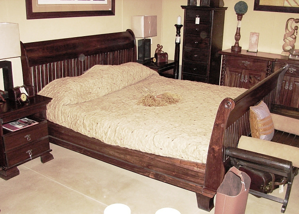 SLEIGH-BED-SLATED-Rose-detail-