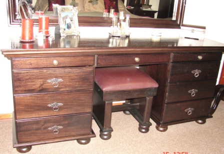 CHARLES DRESSING TABLE 2