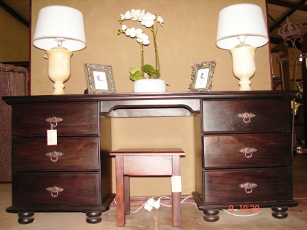 LAMPUNG-DRESSING-TABLE
