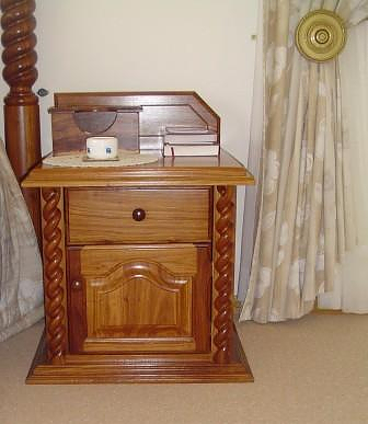 DOUW-SPIRAL-PEDESTAL