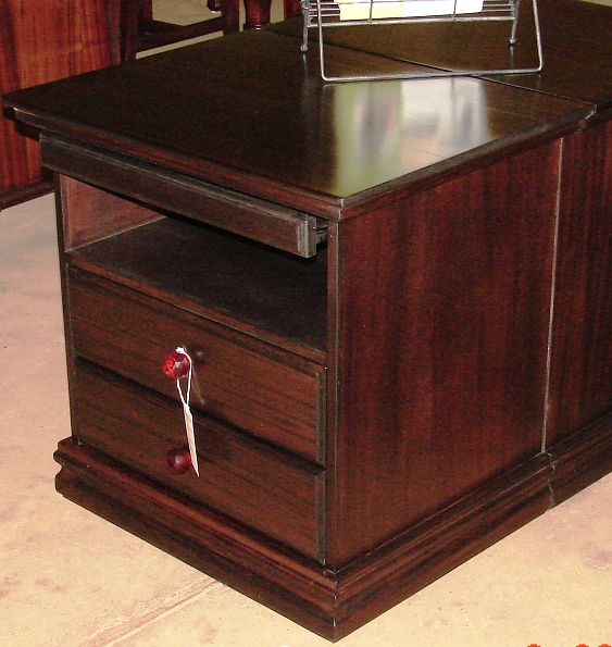 ELAINE-CUSTOM-PEDESTAL