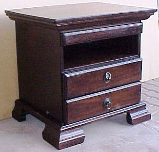 ELAINE-PEDESTAL
