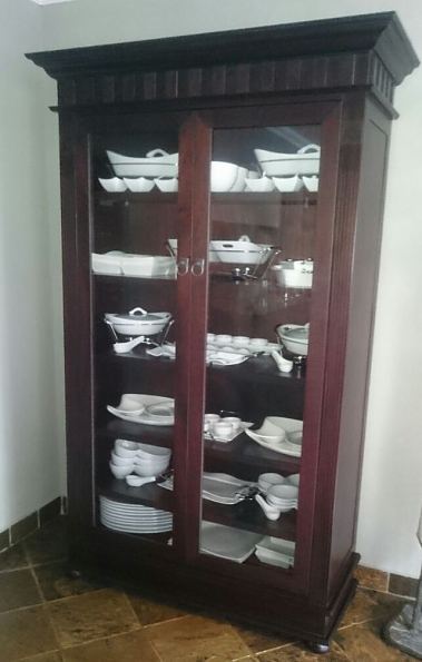 CABINET-LOOTS-Glass-Doors