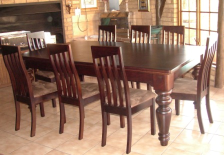 FERGUS-TABLE-FERGUS-DINING-CHAIRS