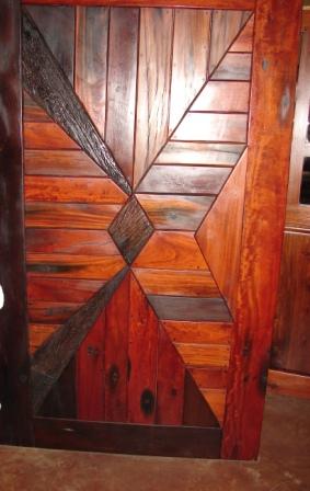 TOMAHO-SLEEPER-DOOR