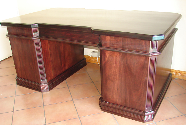 EXECUTIVE-DESK