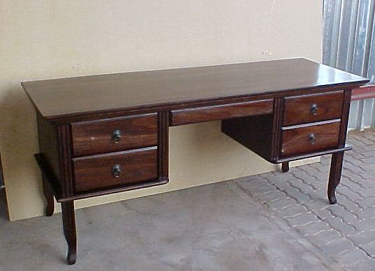 JUSTINE-DESK