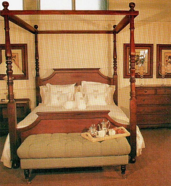 4-POSTER-BED-SOFIA